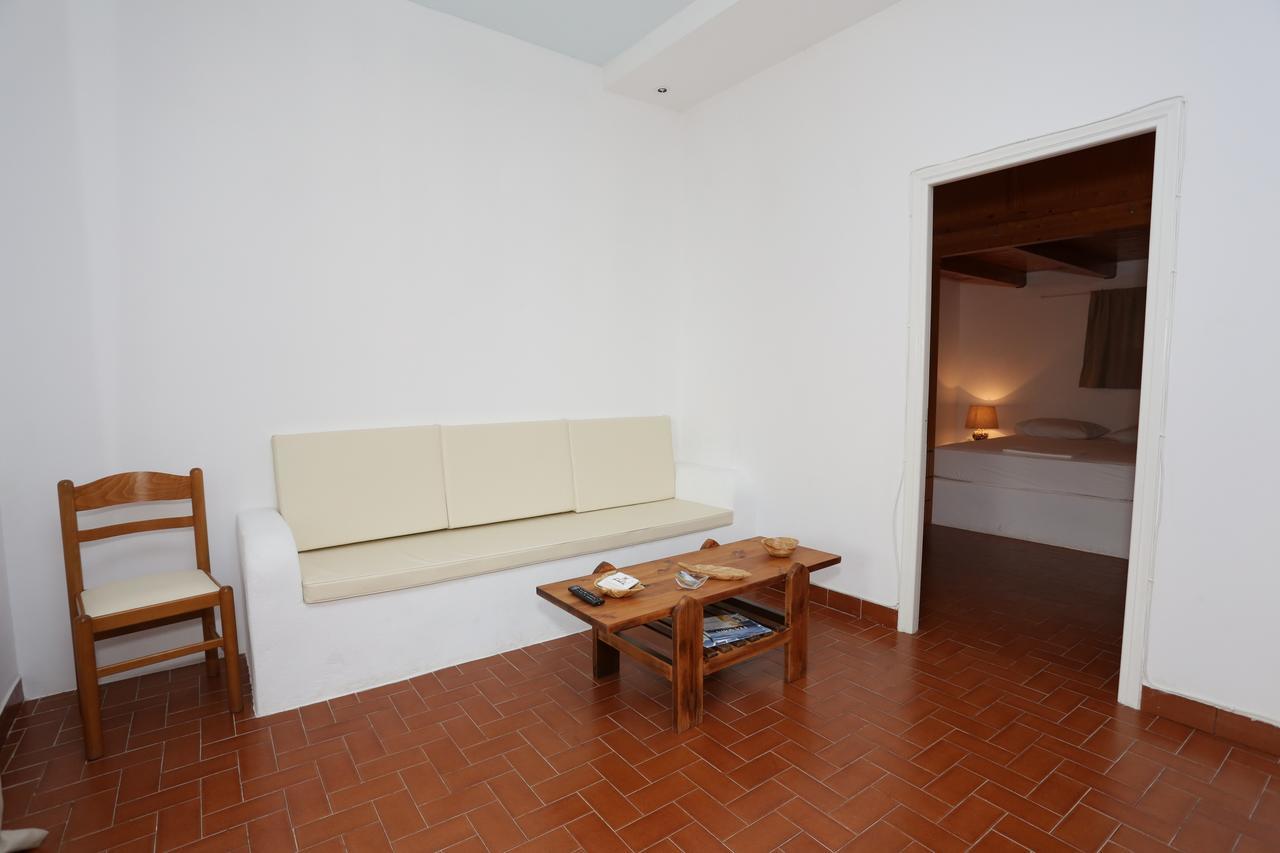Artemis Suites Romanos  Exterior photo