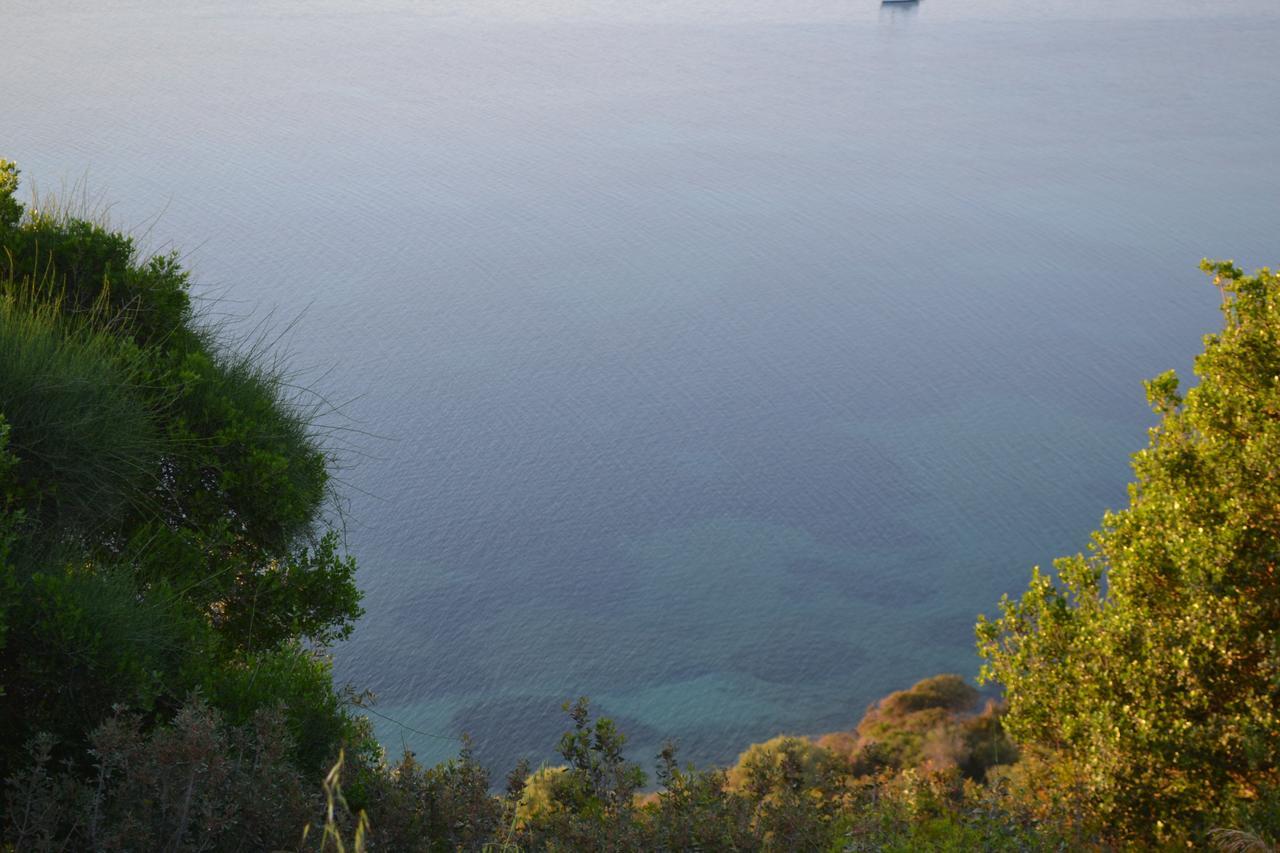 Artemis Suites Romanos  Exterior photo